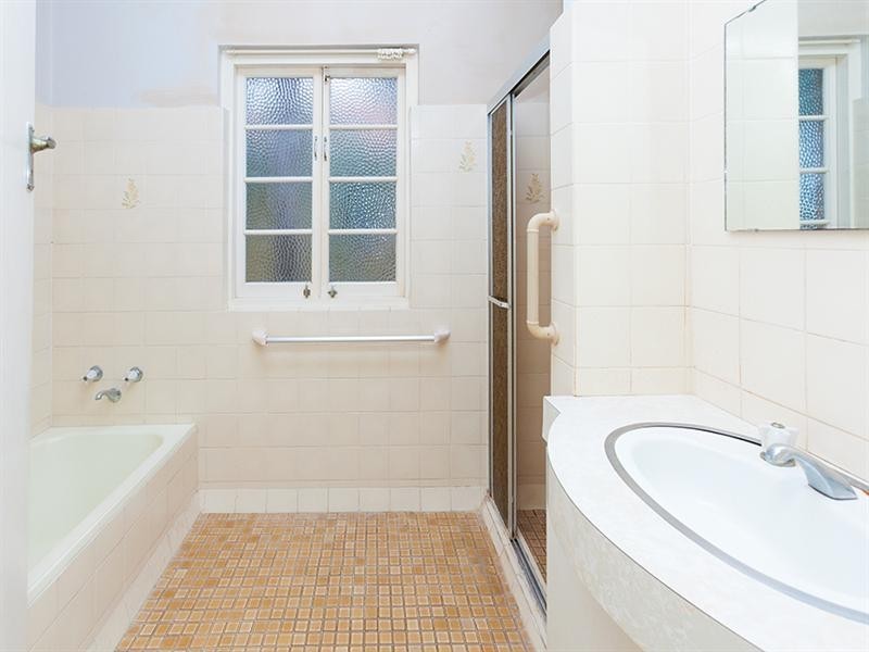 118 Holland Road, Holland Park QLD 4121