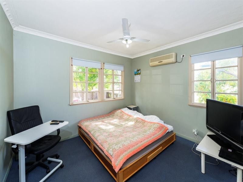 1181 Cavendish Road, Mount Gravatt East QLD 4122