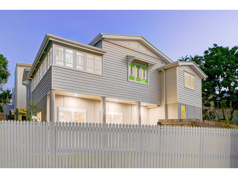 18 Birdwood Road, Holland Park West QLD 4121