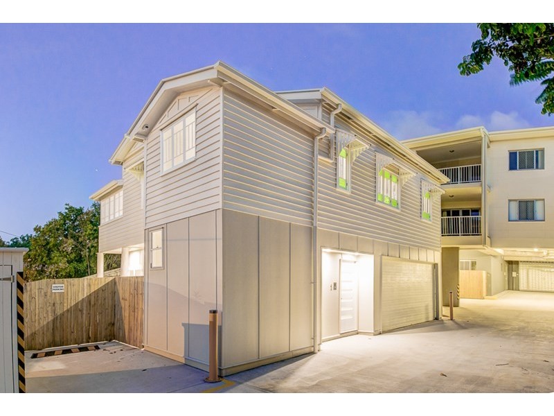 18 Birdwood Road, Holland Park West QLD 4121