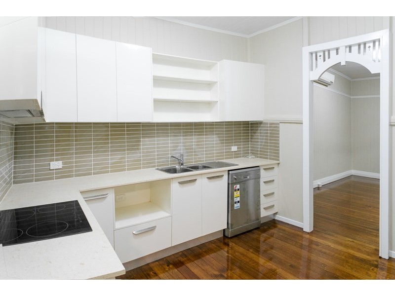 18 Birdwood Road, Holland Park West QLD 4121