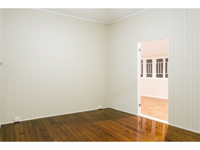 18 Birdwood Road, Holland Park West QLD 4121