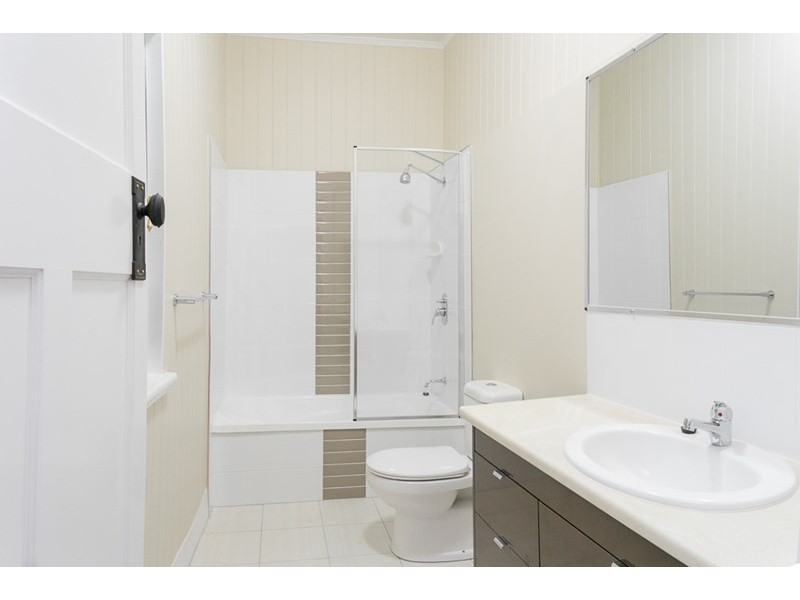 18 Birdwood Road, Holland Park West QLD 4121