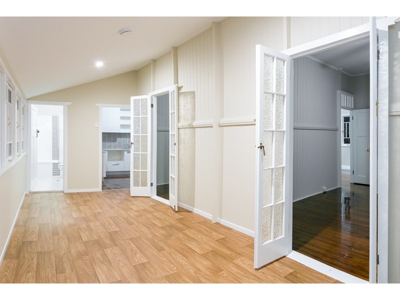 18 Birdwood Road, Holland Park West QLD 4121