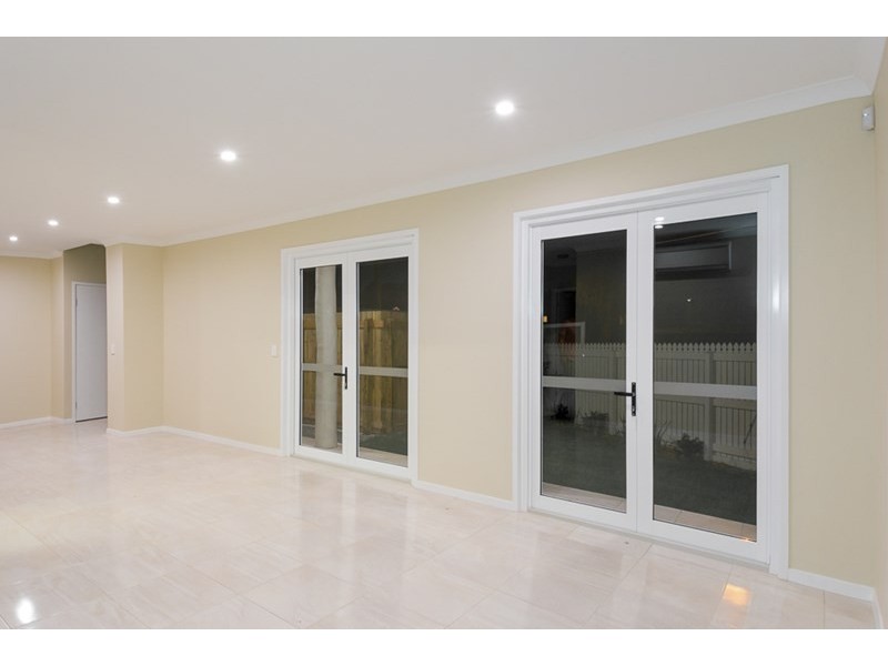 18 Birdwood Road, Holland Park West QLD 4121