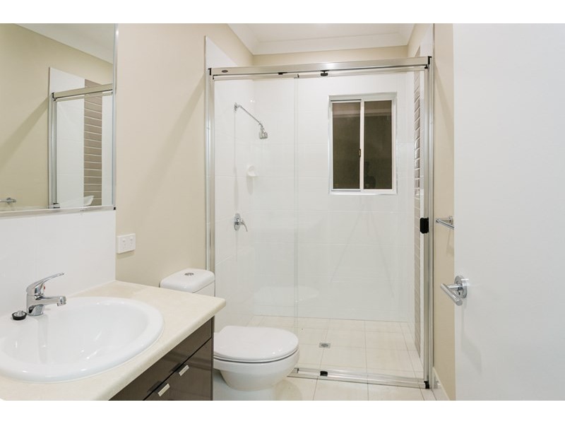 18 Birdwood Road, Holland Park West QLD 4121