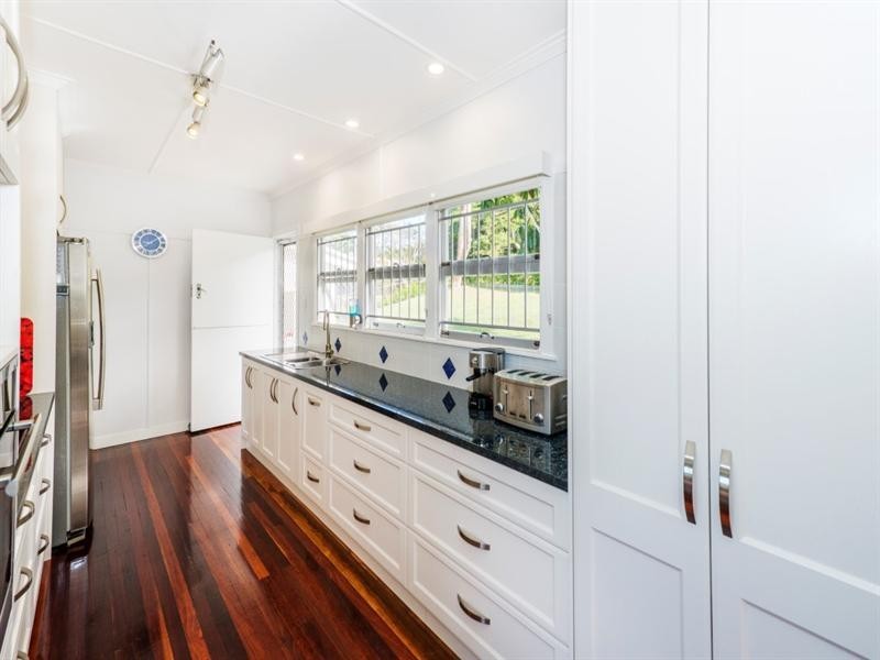 114 Creek Road, Mount Gravatt East QLD 4122