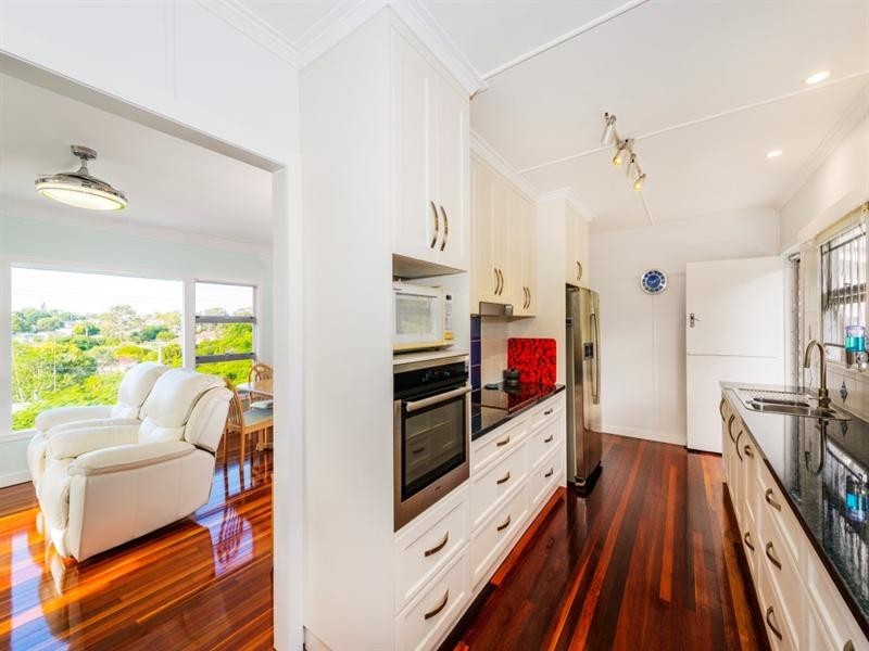 114 Creek Road, Mount Gravatt East QLD 4122