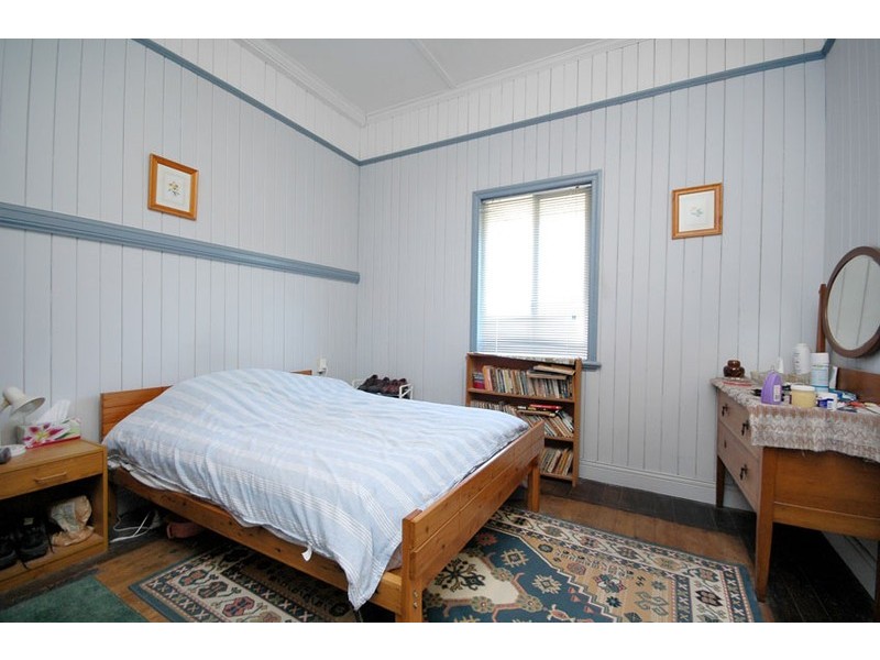 71 Real Avenue, Norman Park QLD 4170