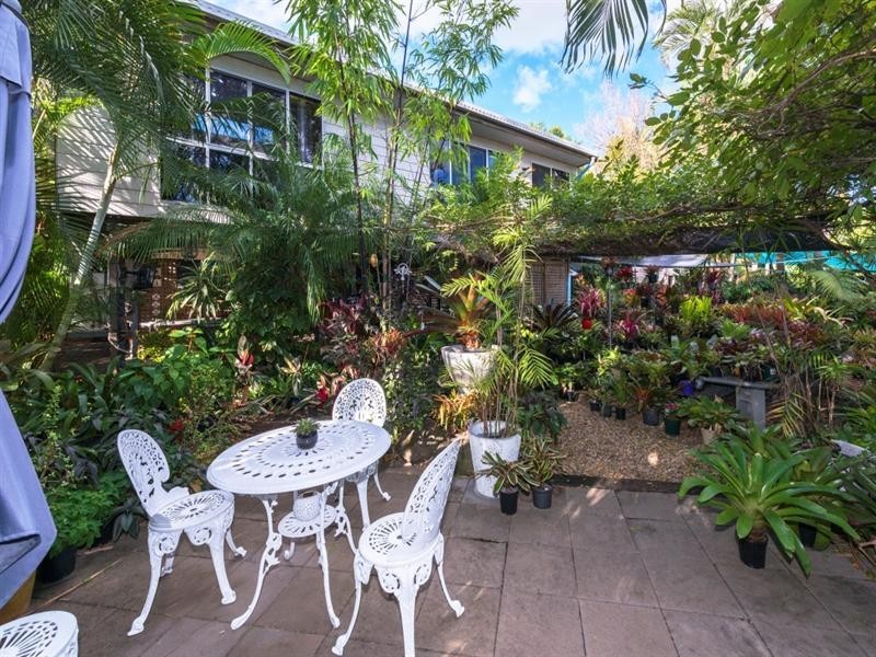 16 Brescia Street, Holland Park West QLD 4121