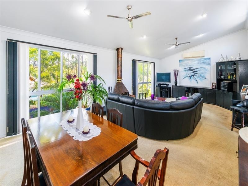 16 Brescia Street, Holland Park West QLD 4121