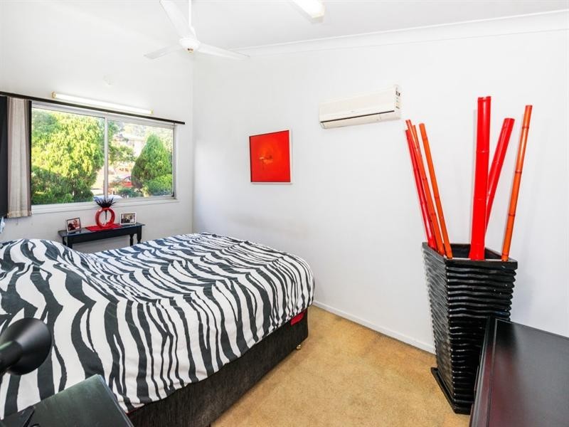 16 Brescia Street, Holland Park West QLD 4121