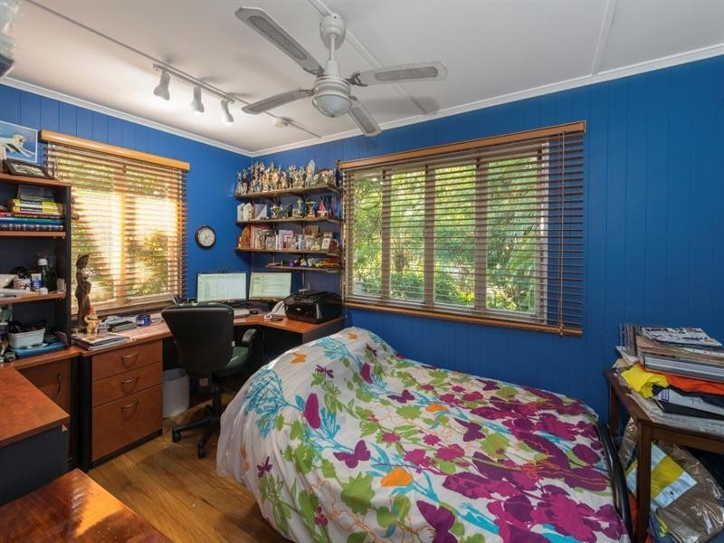 16 Brescia Street, Holland Park West QLD 4121