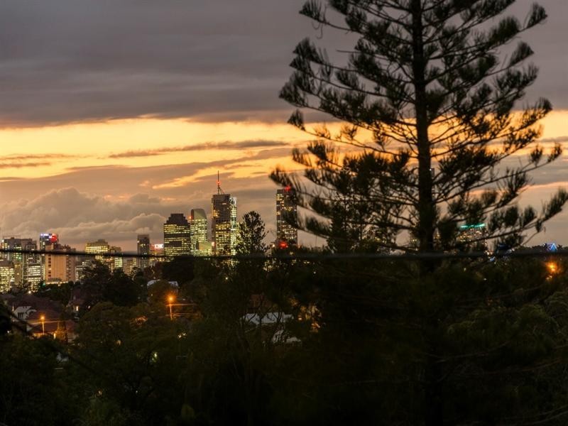 4 Odessa Street, Holland Park West QLD 4121