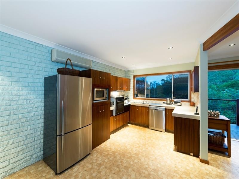 4 Odessa Street, Holland Park West QLD 4121