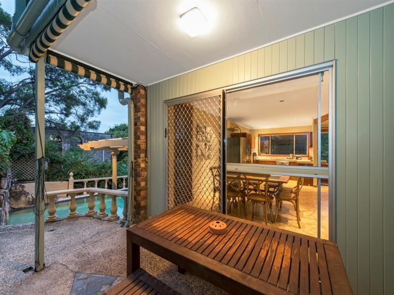 4 Odessa Street, Holland Park West QLD 4121