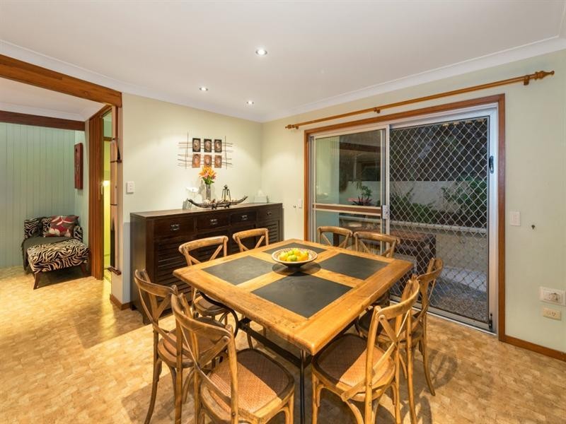 4 Odessa Street, Holland Park West QLD 4121