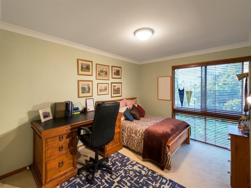 4 Odessa Street, Holland Park West QLD 4121