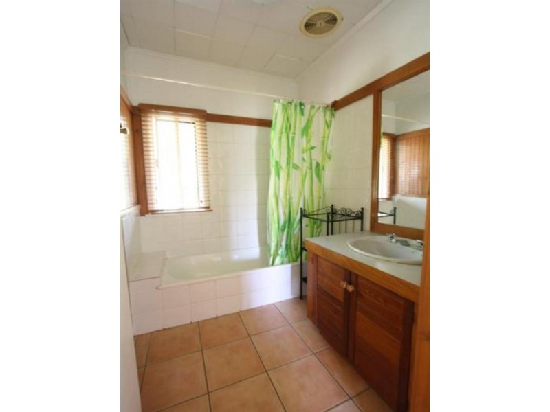 42 Palm Avenue, Holland Park West QLD 4121