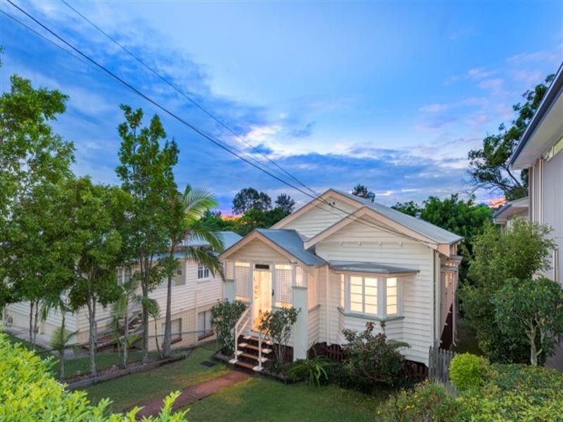 22 Oxley Drive, Holland Park QLD 4121