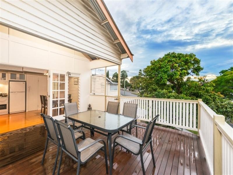22 Oxley Drive, Holland Park QLD 4121