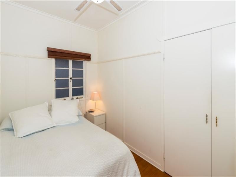 22 Oxley Drive, Holland Park QLD 4121