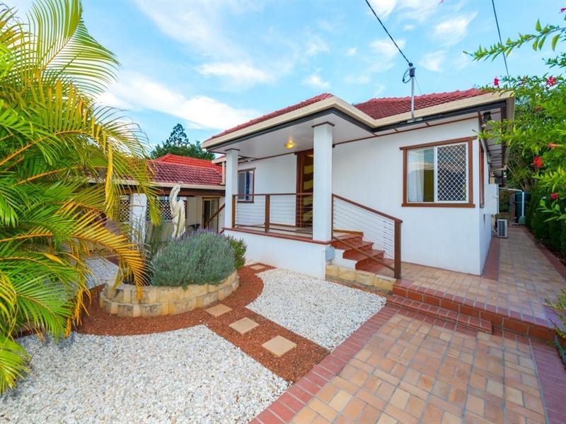 66 Galsworthy Street, Holland Park West QLD 4121