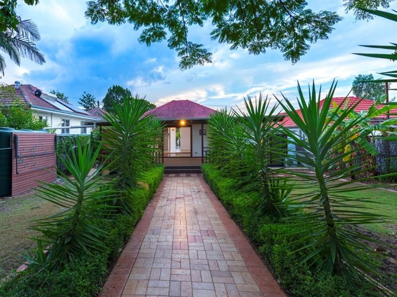 66 Galsworthy Street, Holland Park West QLD 4121