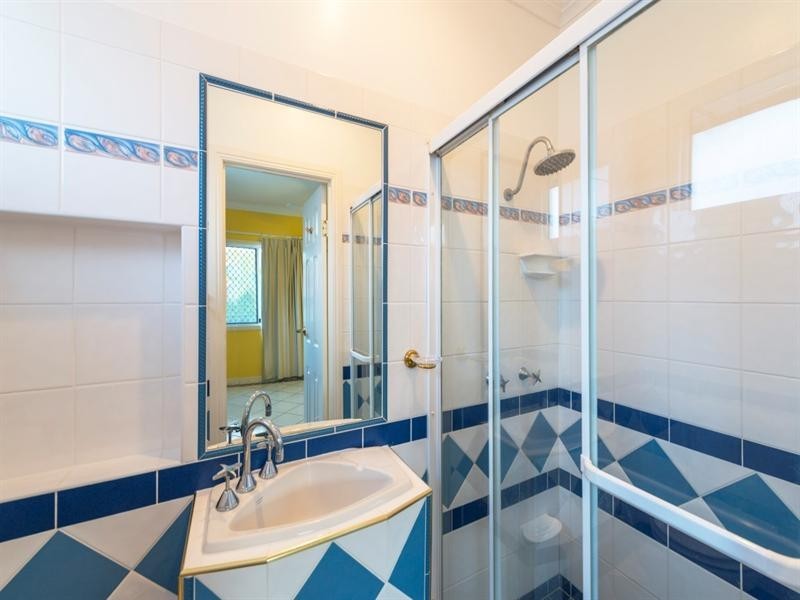 66 Galsworthy Street, Holland Park West QLD 4121