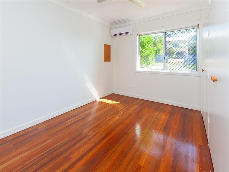 147 Nursery Road, Holland Park West QLD 4121