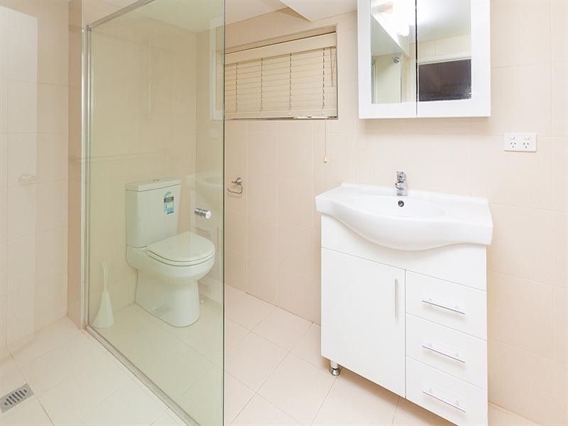 147 Nursery Road, Holland Park West QLD 4121