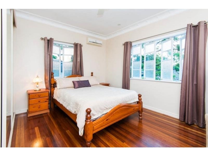 74 Mountain Street, Mount Gravatt QLD 4122