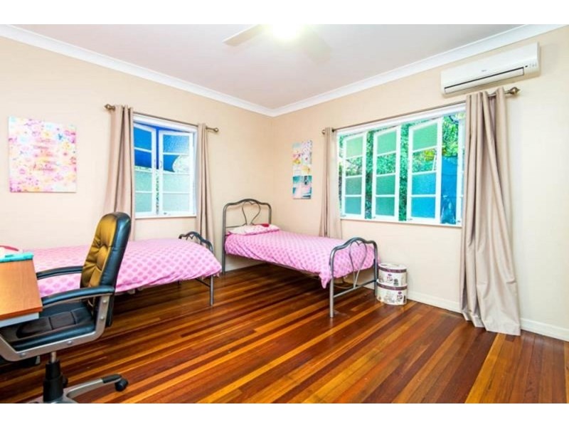 74 Mountain Street, Mount Gravatt QLD 4122