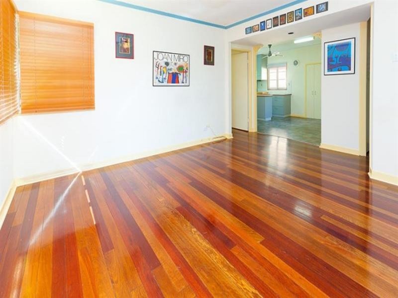 31 Steele Street, Holland Park QLD 4121