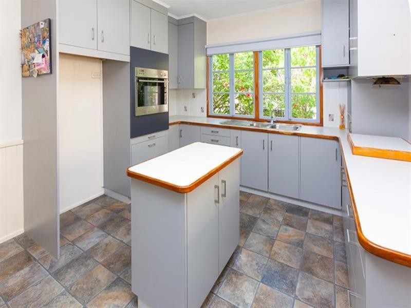 31 Steele Street, Holland Park QLD 4121