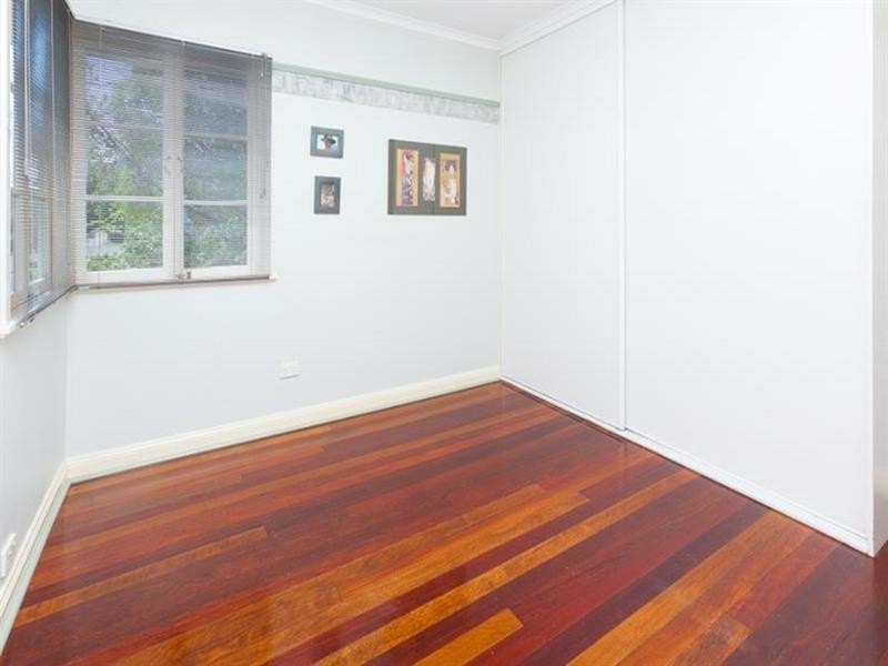 31 Steele Street, Holland Park QLD 4121