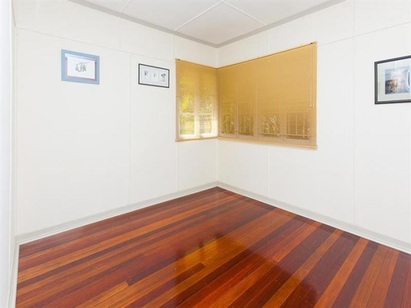 31 Steele Street, Holland Park QLD 4121