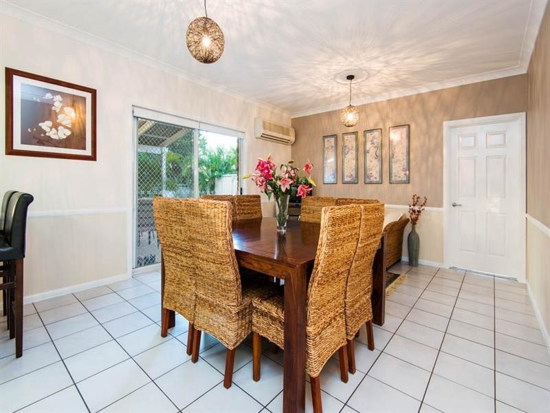 14 Blue Grass Crescent, Eight Mile Plains QLD 4113