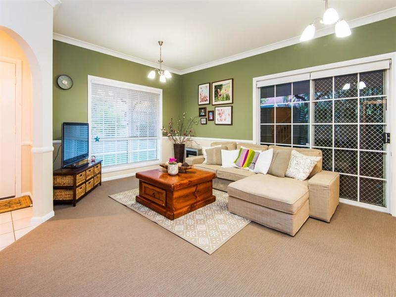 14 Blue Grass Crescent, Eight Mile Plains QLD 4113