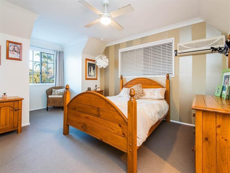 14 Blue Grass Crescent, Eight Mile Plains QLD 4113