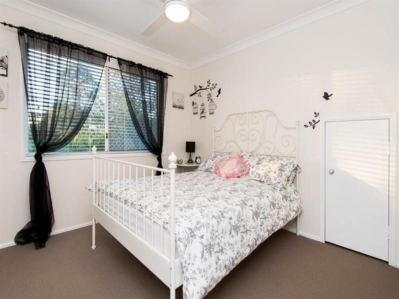 14 Blue Grass Crescent, Eight Mile Plains QLD 4113