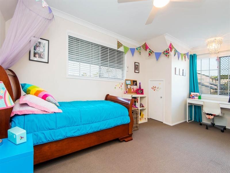 14 Blue Grass Crescent, Eight Mile Plains QLD 4113