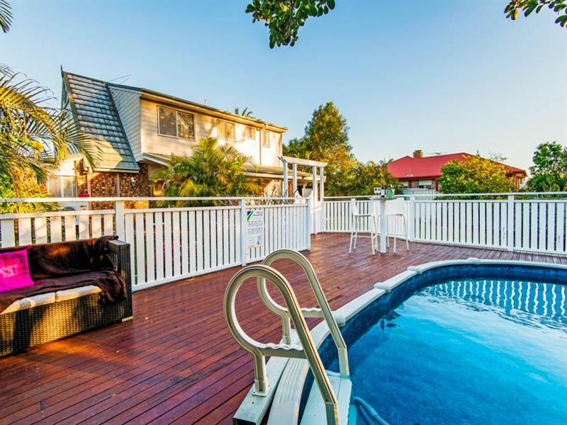 14 Blue Grass Crescent, Eight Mile Plains QLD 4113