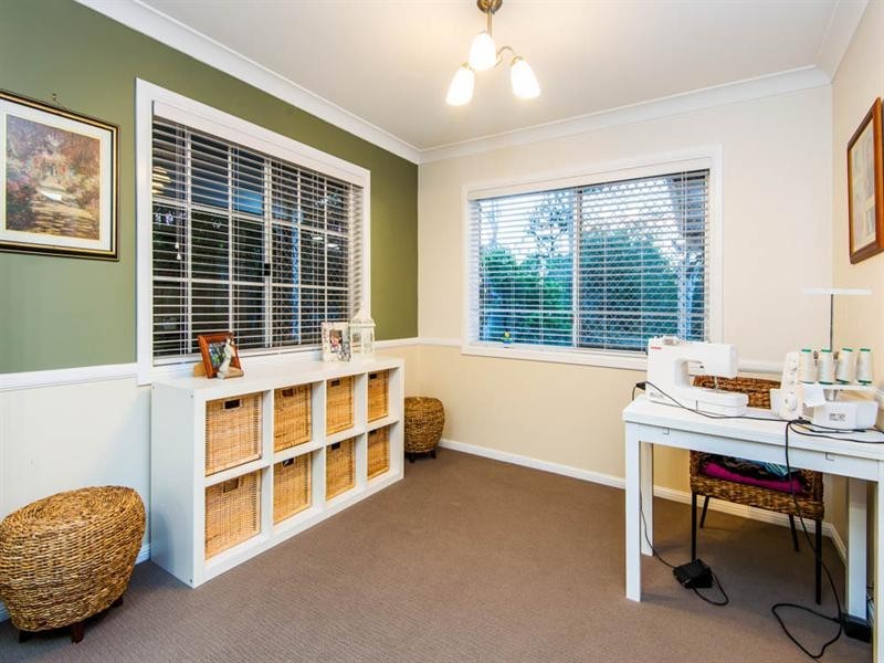 14 Blue Grass Crescent, Eight Mile Plains QLD 4113