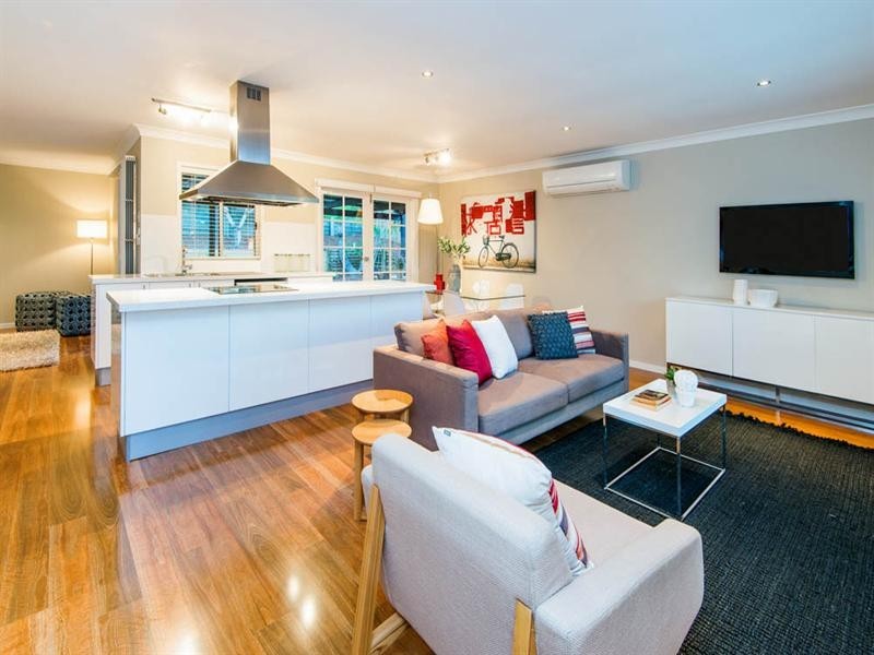 7 Stonyfell Court, Holland Park QLD 4121