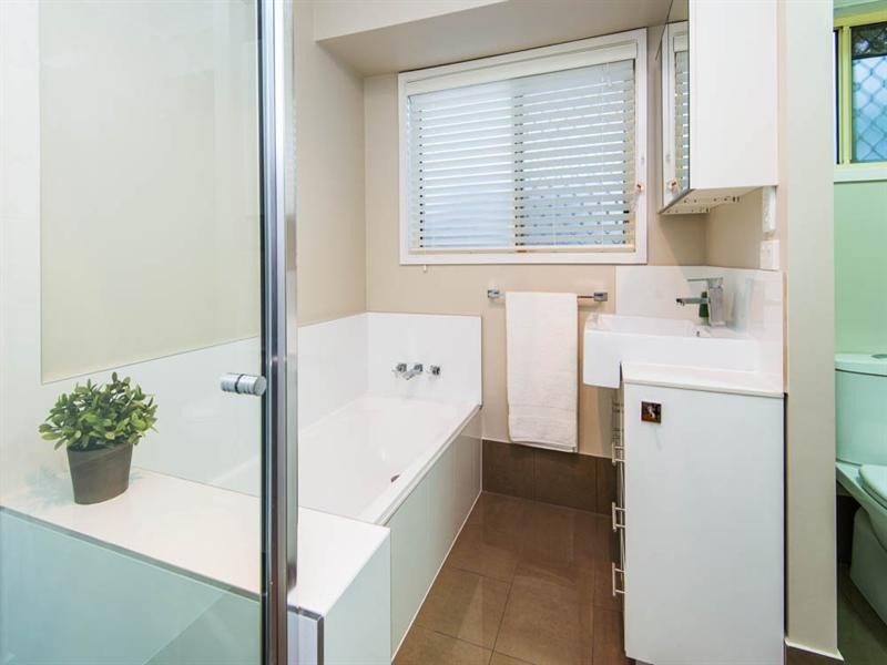 7 Stonyfell Court, Holland Park QLD 4121