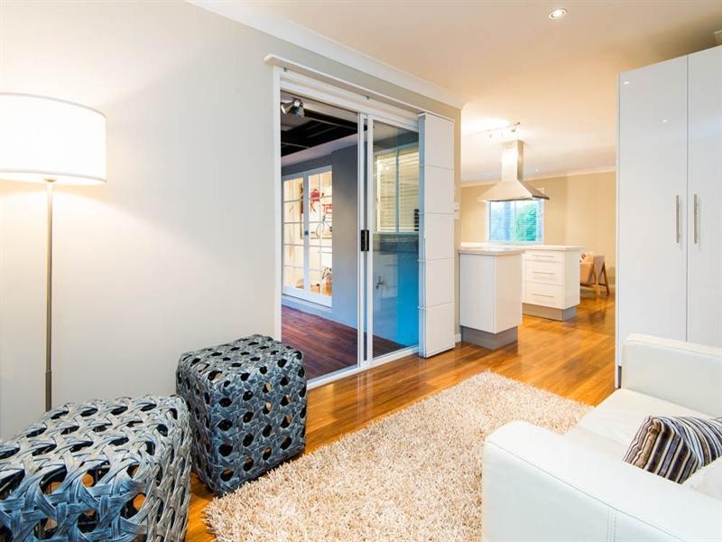 7 Stonyfell Court, Holland Park QLD 4121