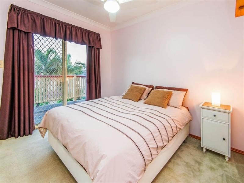 22 Lindeman Place, Eight Mile Plains QLD 4113