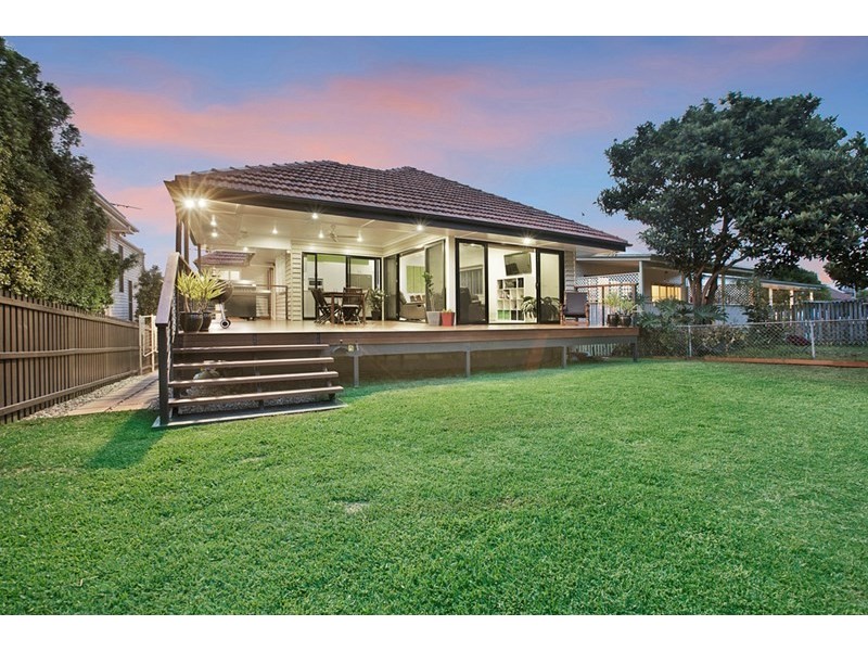 62 Stella Street, Holland Park QLD 4121