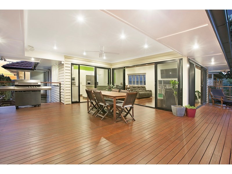 62 Stella Street, Holland Park QLD 4121